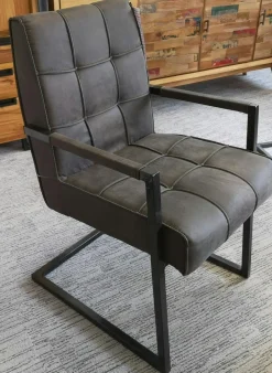 KERALA Chaises Scandinaves|Chaises Avec Accoudoirs|Chaise avec accoudoirs en tissu marron havane capitonné quadrillé et pieds métal 55x65x90cm