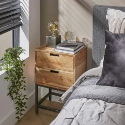 Melbourne Tables De Chevet Industrielles|Chevet en bois d'acacia avec poignées intégrées