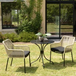 GIJON Salons De Jardin·Ensemble Repas|Salon de jardin 1 table ronde métal noir D70 cm - 2 fauteuils cordage couleur naturelle 1 coussin noir