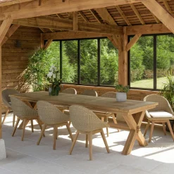 MANY Salons De Jardin·Ensemble Repas|Salon de jardin teck naturel 1 table pieds en croix 320 cm + 8 chaises arrondies résine tressée
