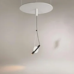 MONA Suspensions / Lustres|Suspension design graphique – disque doré et tube noir