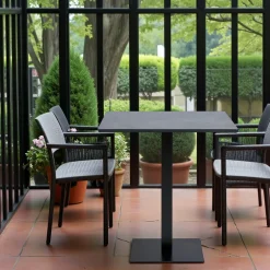 NAPA Tables À Manger Carrées|Tables À Manger En Bois|Table bistrot mélamine effet bois – pied métal, 70 cm