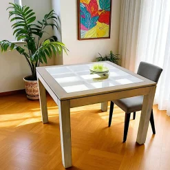 Helena Tables À Manger Carrées|Tables À Manger En Bois|Table de repas carrée Hévéa avec plateau verre posé sur quadrillage bois 100x100x76cm
